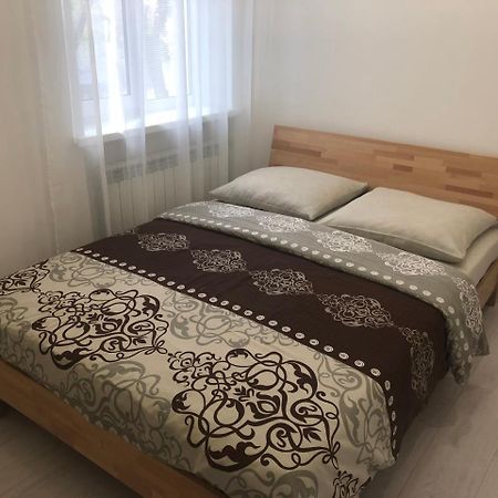 Gil Apartments, 38 Prospect Svobody Oezjhorod Buitenkant foto