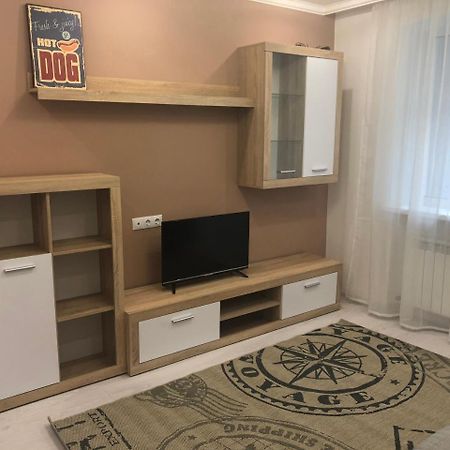 Gil Apartments, 38 Prospect Svobody Oezjhorod Buitenkant foto