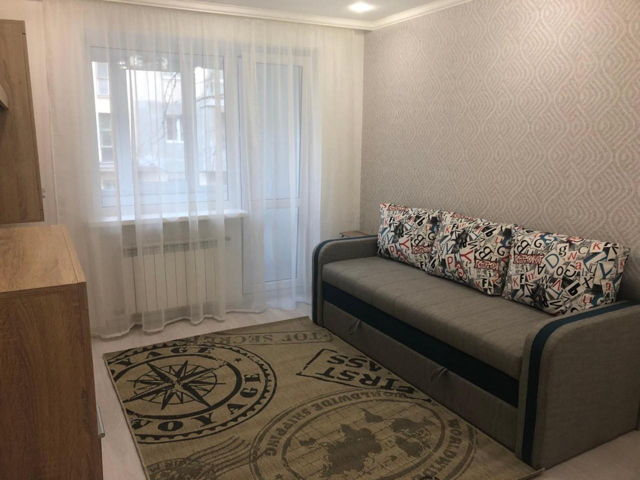 Gil Apartments, 38 Prospect Svobody Oezjhorod Buitenkant foto