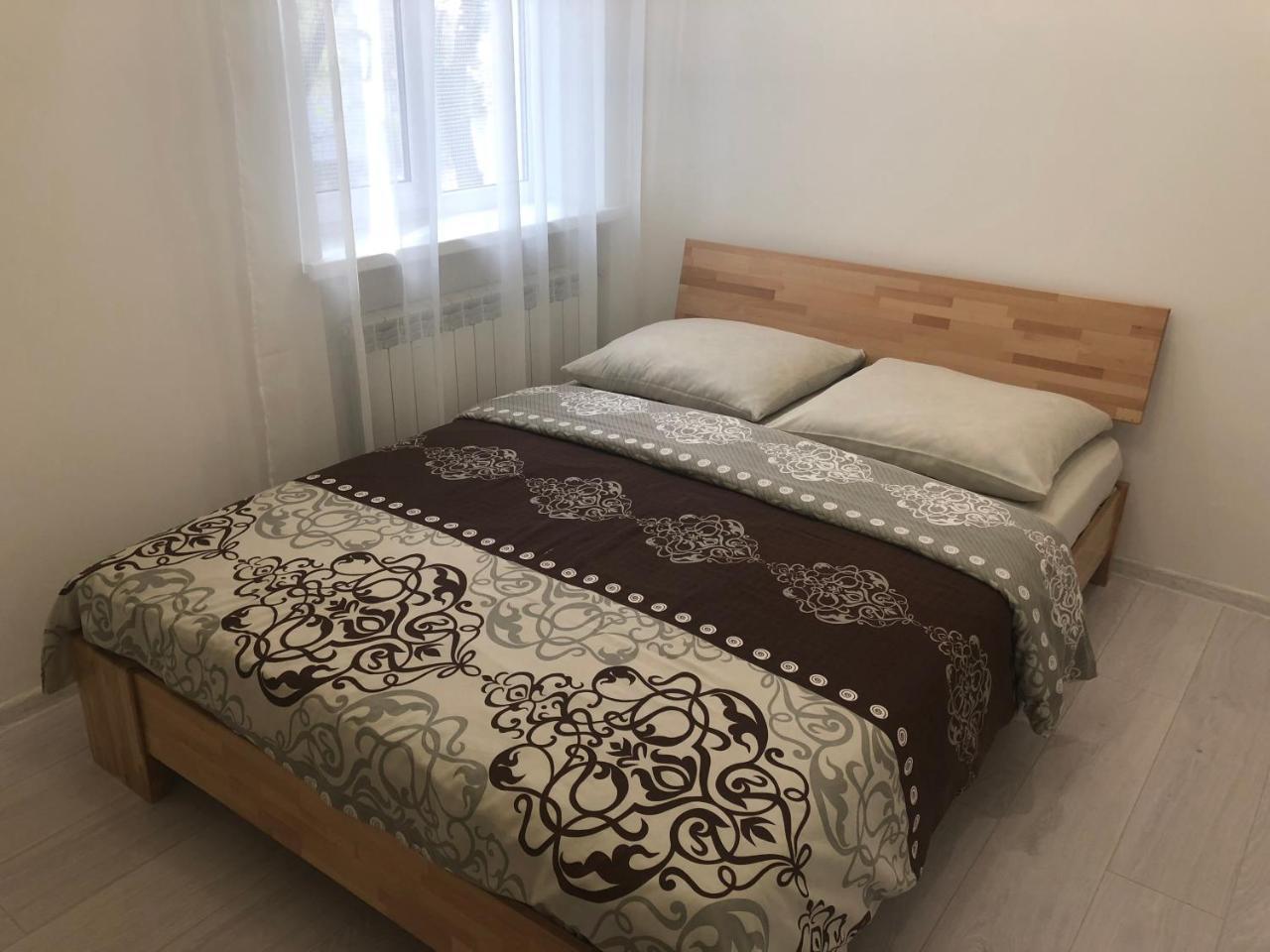 Gil Apartments, 38 Prospect Svobody Oezjhorod Buitenkant foto