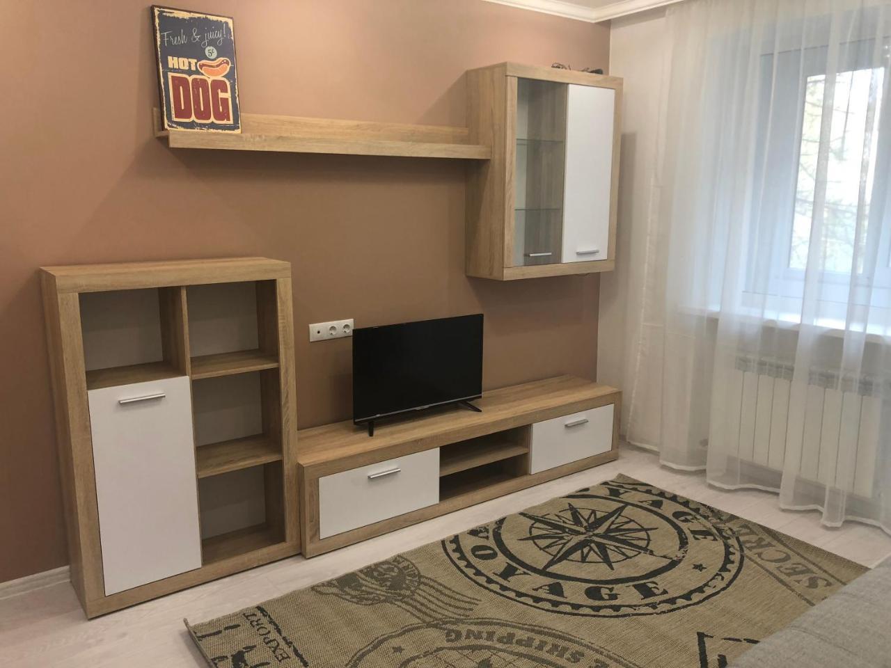 Gil Apartments, 38 Prospect Svobody Oezjhorod Buitenkant foto